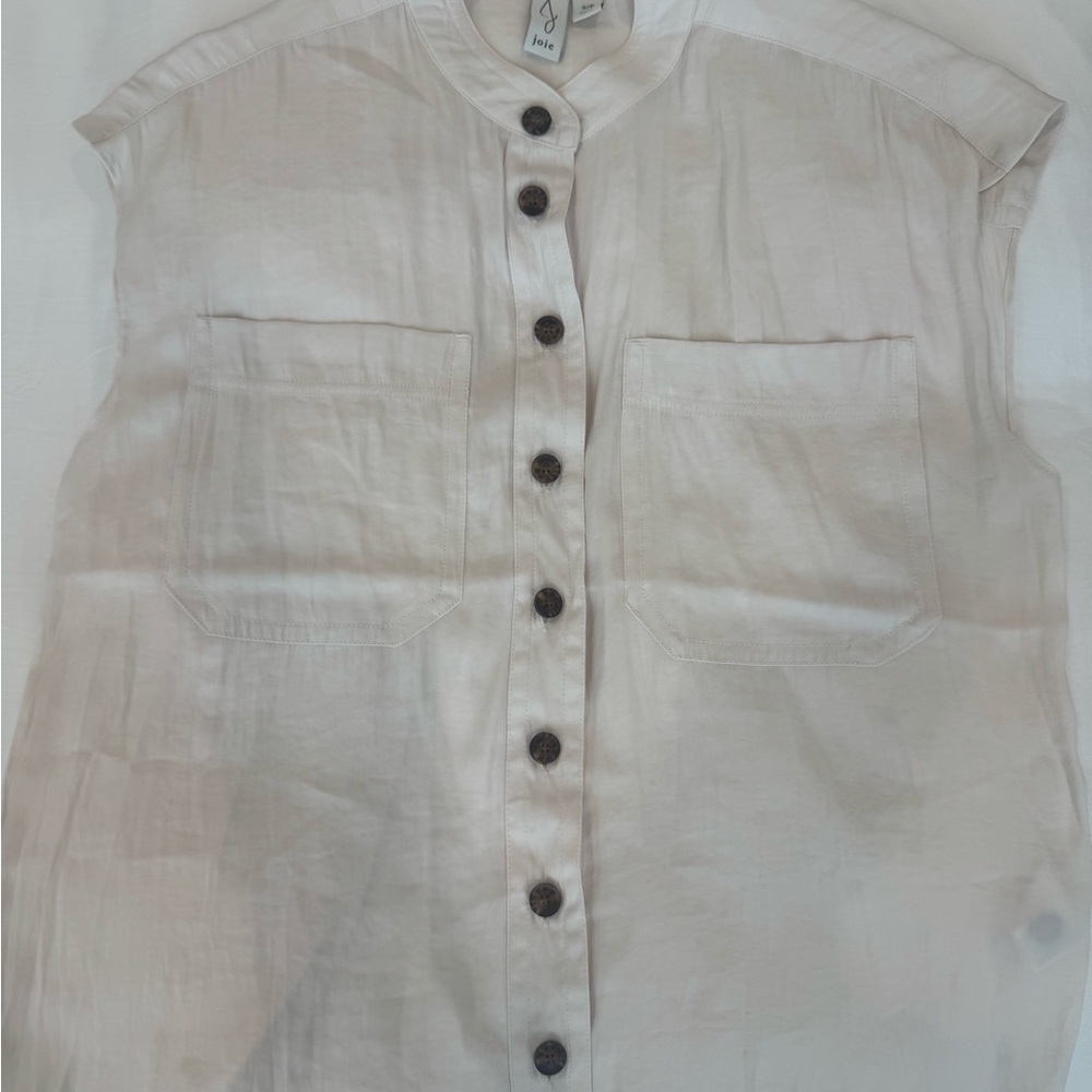 Women’s White Sleeveless Shirt